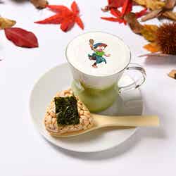 ホッと一息抹茶ラテ~乱太郎のポン菓子おにぎり付き~890円(税抜)(C)尼子騒兵衛/NHK・NEP