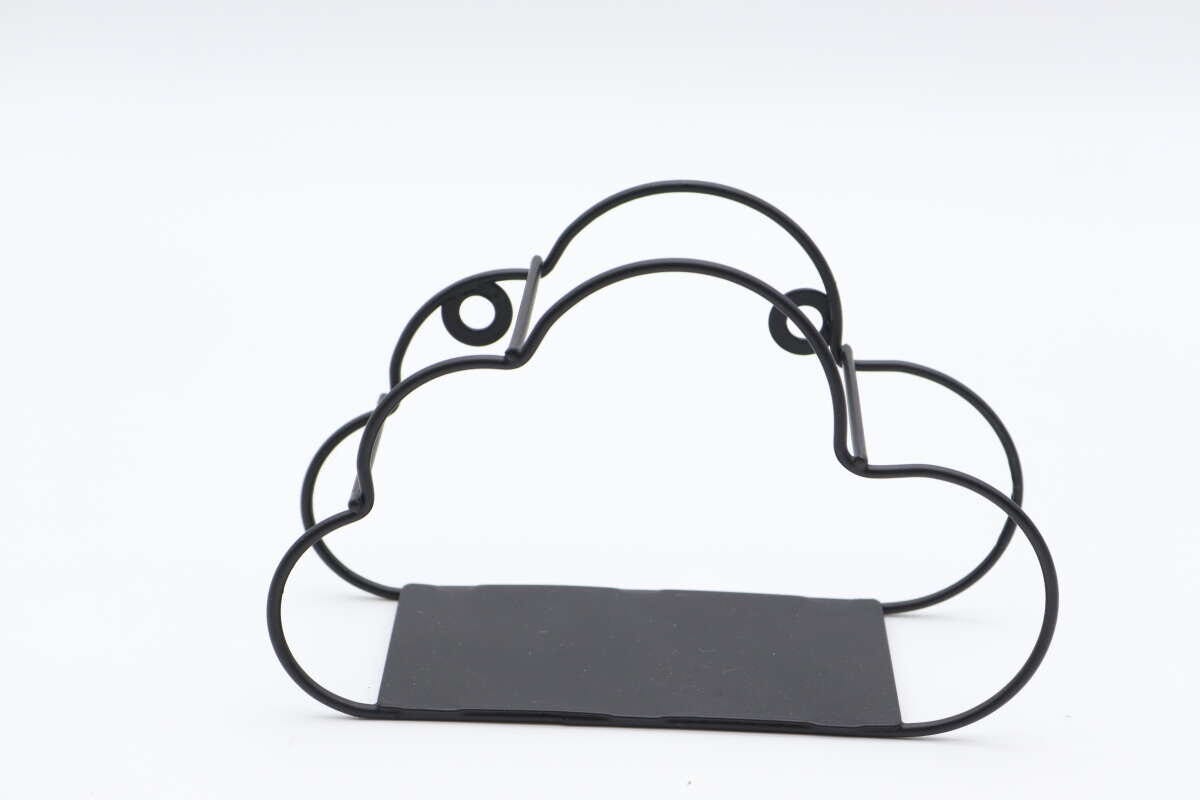 ダイソーのアイアン壁掛けインテリア収納