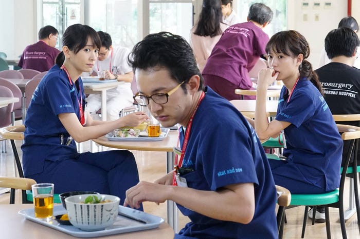 新垣結衣、浅利陽介、戸田恵梨香/「コード・ブルー」第2話より(画像提供:フジテレビ)