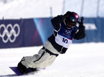 銀メダルの長谷川帝勝にIOCが特別プレゼント！本人大感激「おーっ！」「持ってないんで嬉しい」ニット帽からのぞくコレクター魂