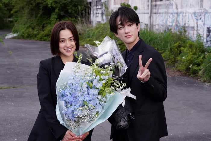 中村アンの目に涙 SUPER EIGHT横山裕と「約束～16年目の真実～」クランクアップ【コメント】