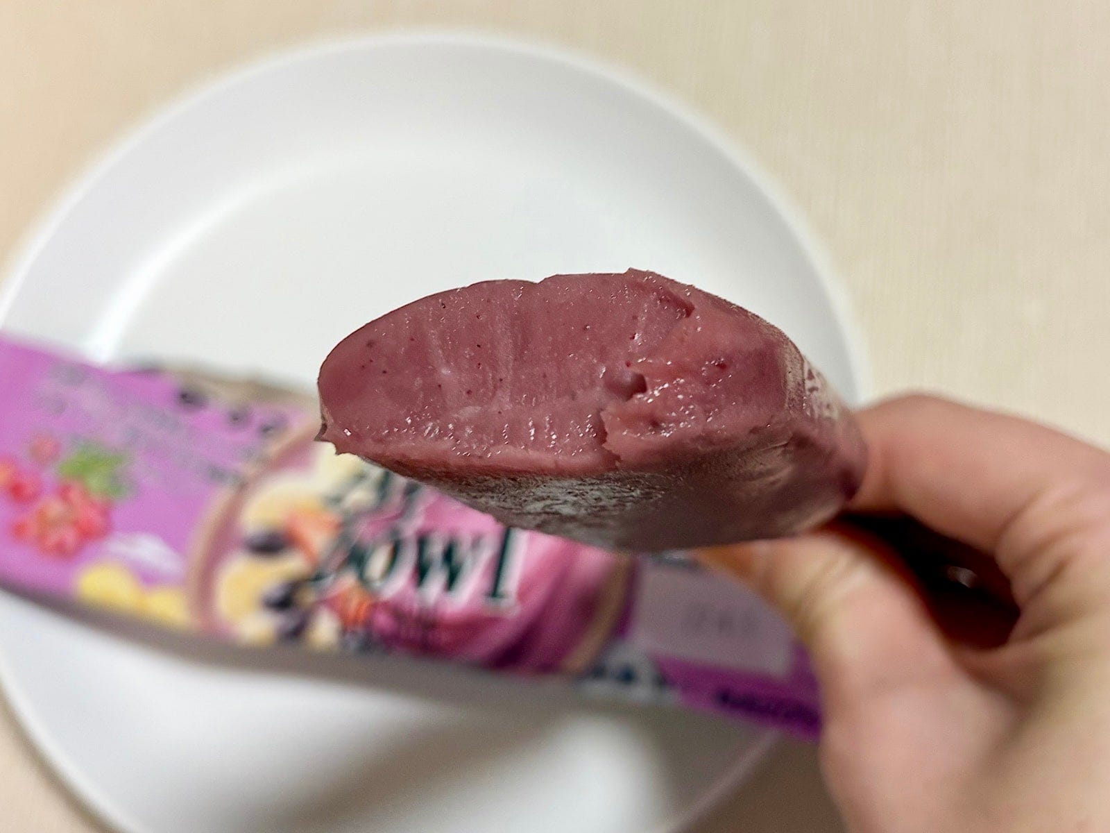 まるで片手で食べるアサイーボウル! フルーティーなおいしさを楽しめます