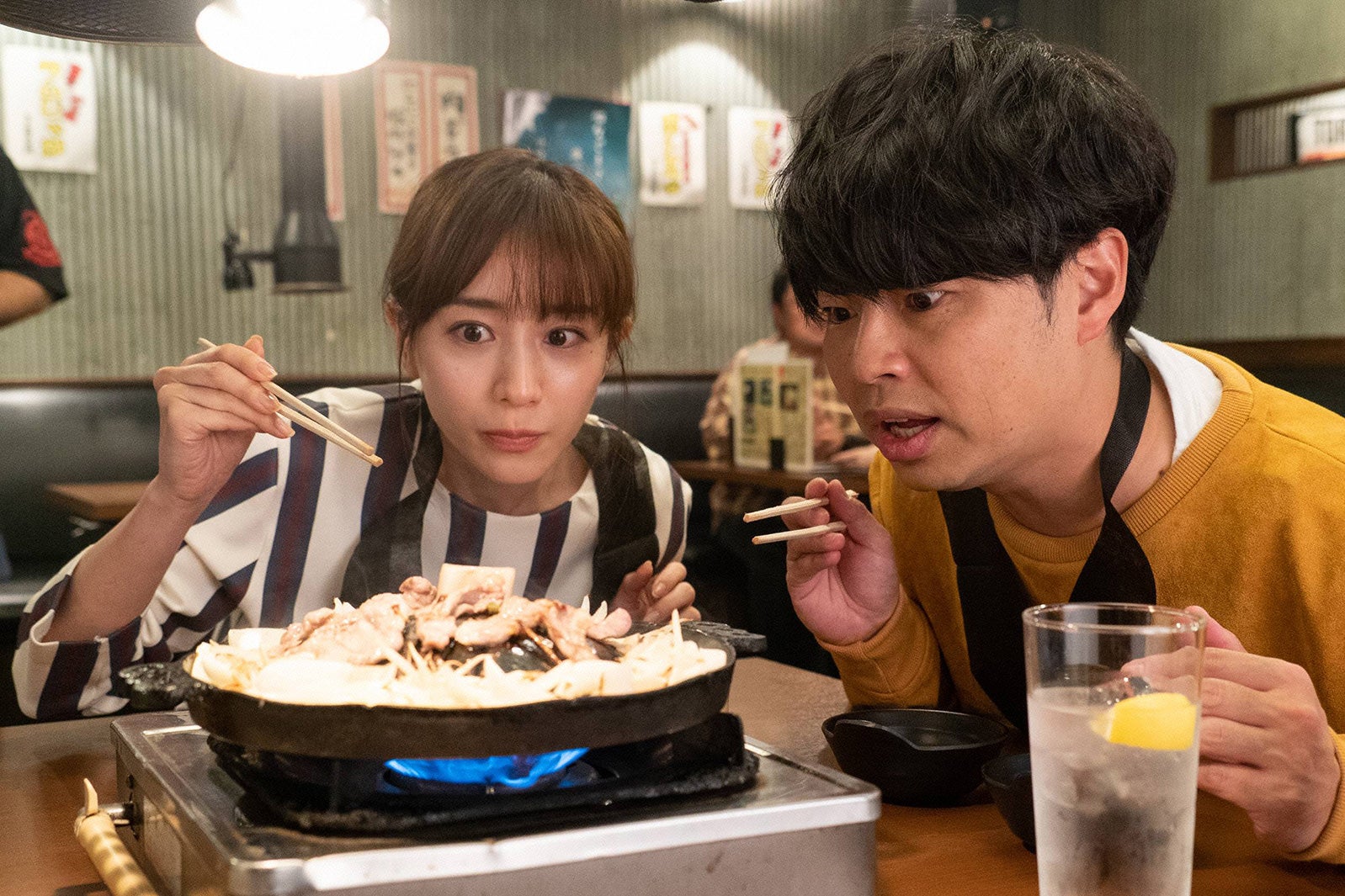田中みな実、浜野謙太／「モトカレマニア」第2話より（C）フジテレビ