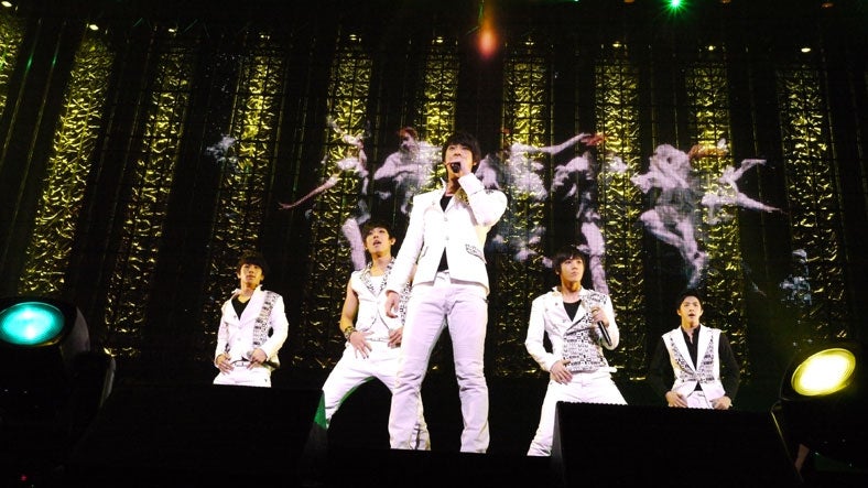 MBLAQ　(C)WE LOVE JAPAN 実行委員会 2011