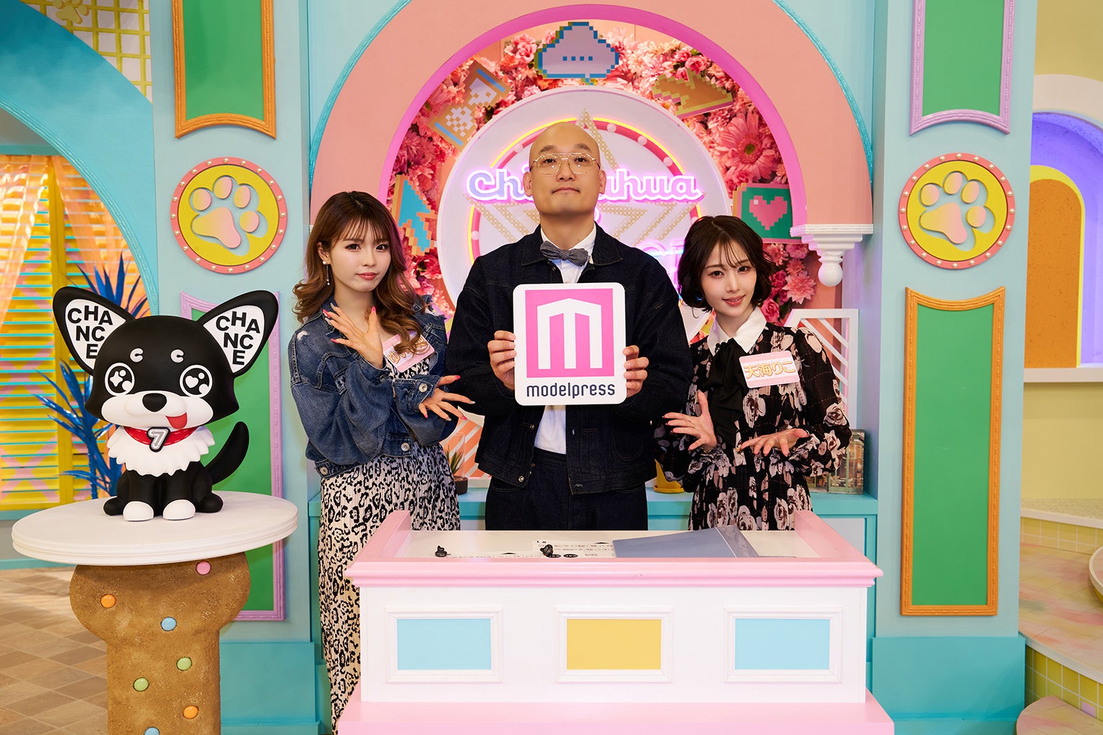 （左から）ゆい小池、みなみかわ、天海りこ「チャンスのチワワ」（提供写真）