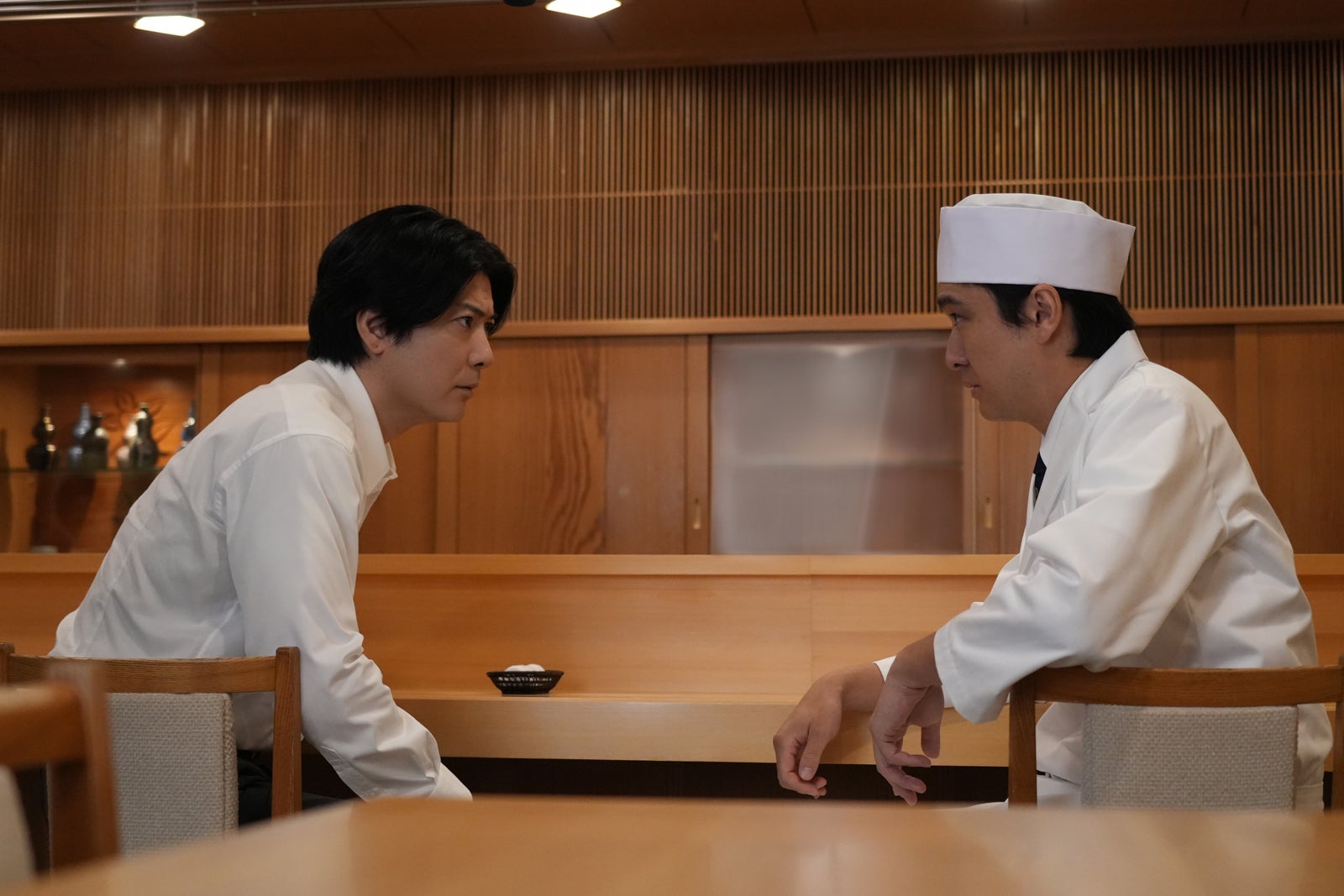 玉山鉄二、渡辺大「笑うマトリョーシカ」第10話より（C）TBS