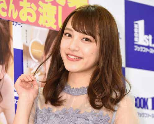 「LARME」モデル都丸紗也華、初“手ブラ”がお気に入り ハワイでの“最大露出”を語る
