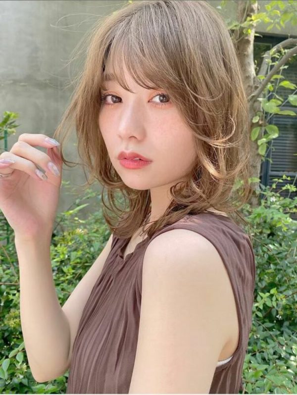 イエベ春 に似合う明るめの髪色って 魅力を引き出す旬のヘアカラーまとめ モデルプレス イエベ春 に似合う明るめの髪色って 魅力を引き出す旬のヘアカラーまとめ モデルプレス
