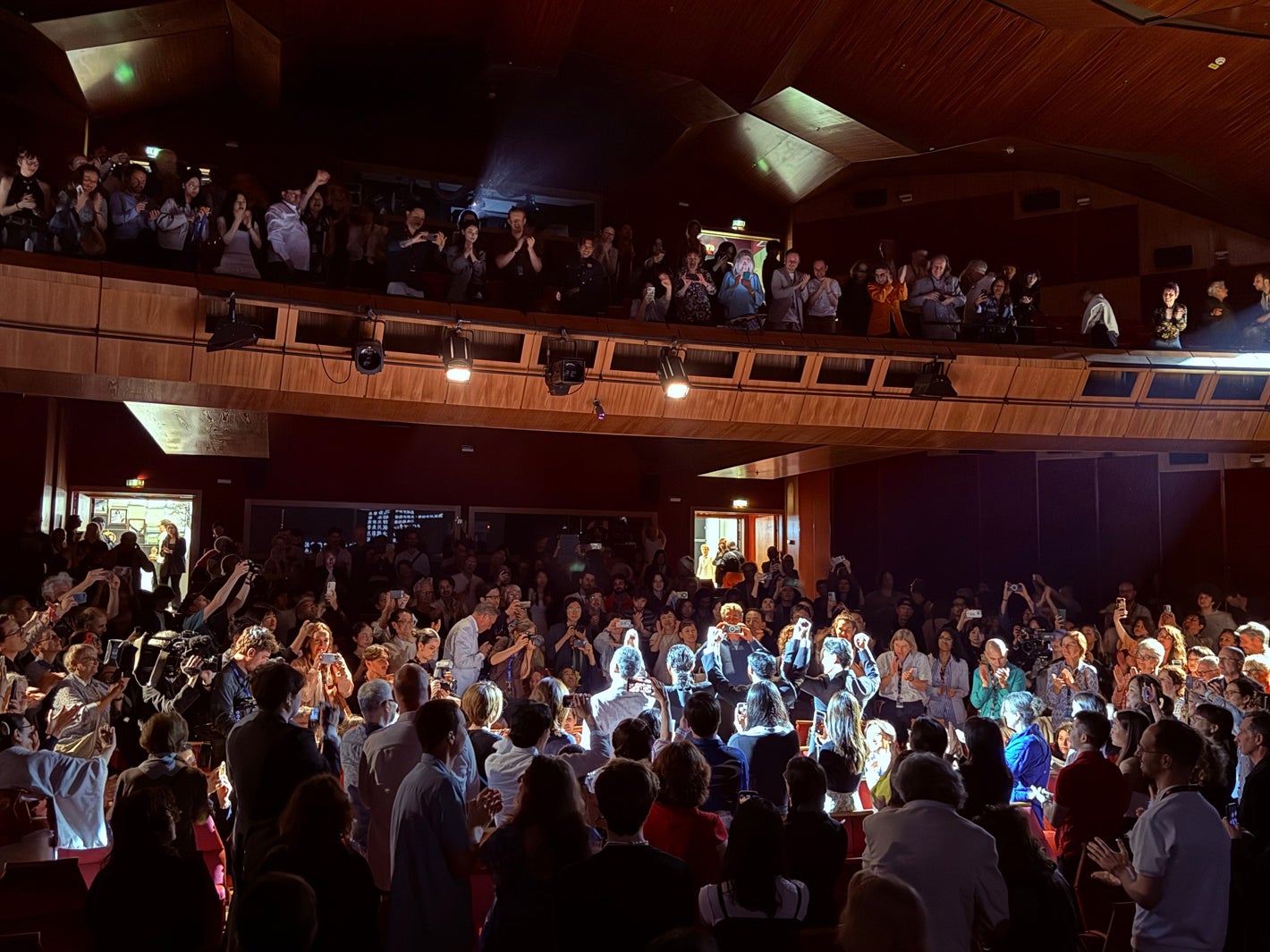 第78回カンヌ国際映画祭「国宝」公式上映後の様子（提供写真）
