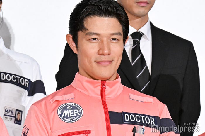 鈴木亮平(C)モデルプレス