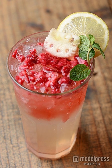 「ハローキティ スカッシュ～林檎シロップと一緒に～」（SUZU CAFE 銀座）