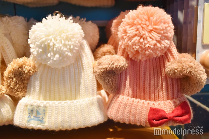 ニットキャップ各¥3,000(C)モデルプレス(C)Disney