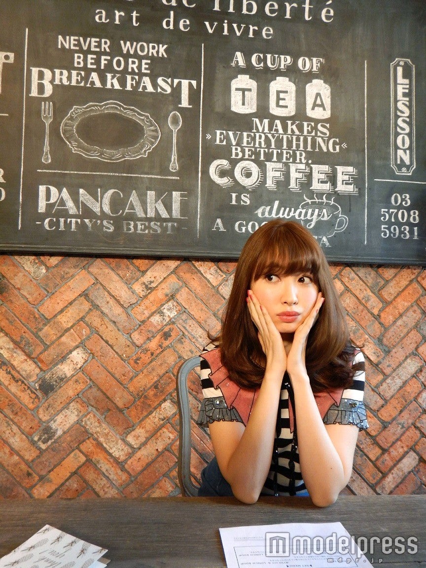 小嶋陽菜の初冠番組がスタート（C）テレビ東京