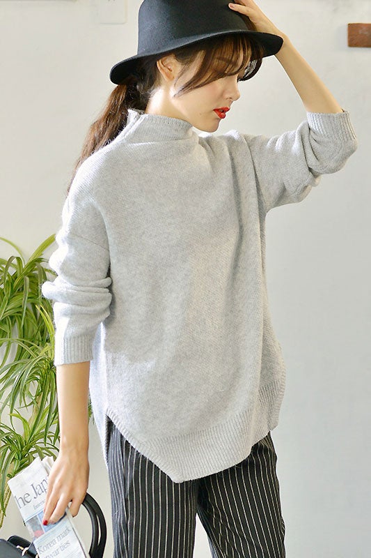 シルエットが可愛いプチタートルのニットソー「coca」3,690円（税込）／画像提供：coca