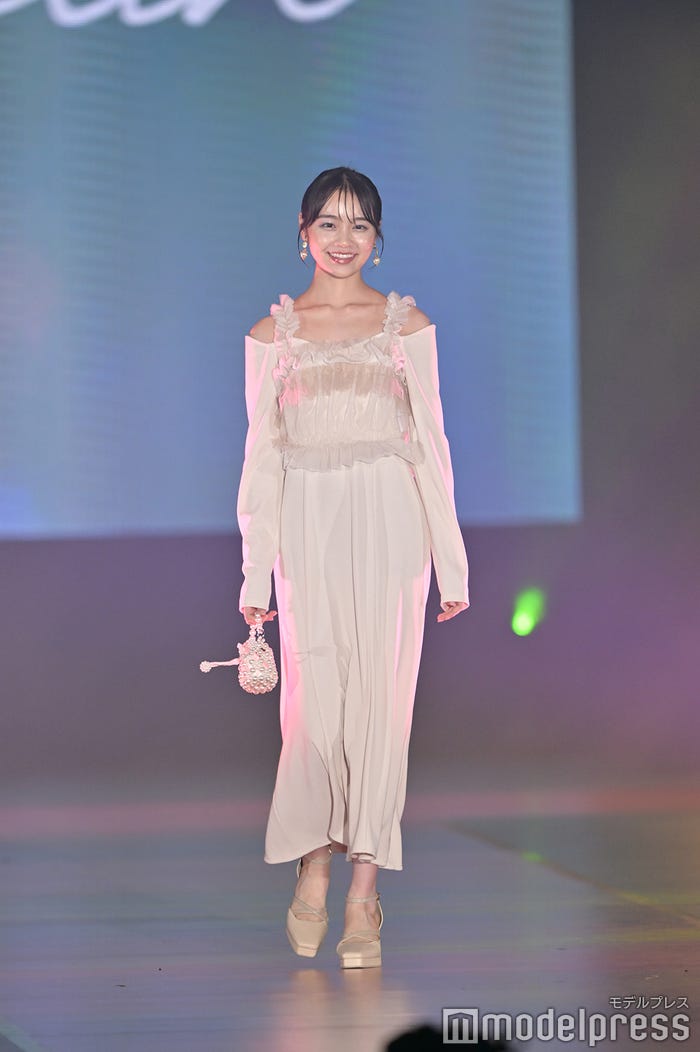 林芽亜里(C)モデルプレス