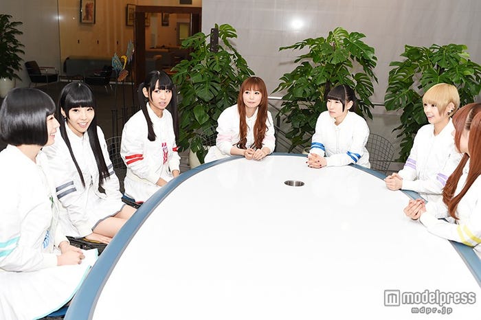 (左から)夢眠ねむ、相沢梨紗、古川未鈴、中川翔子、藤咲彩音、最上もが、成瀬瑛美