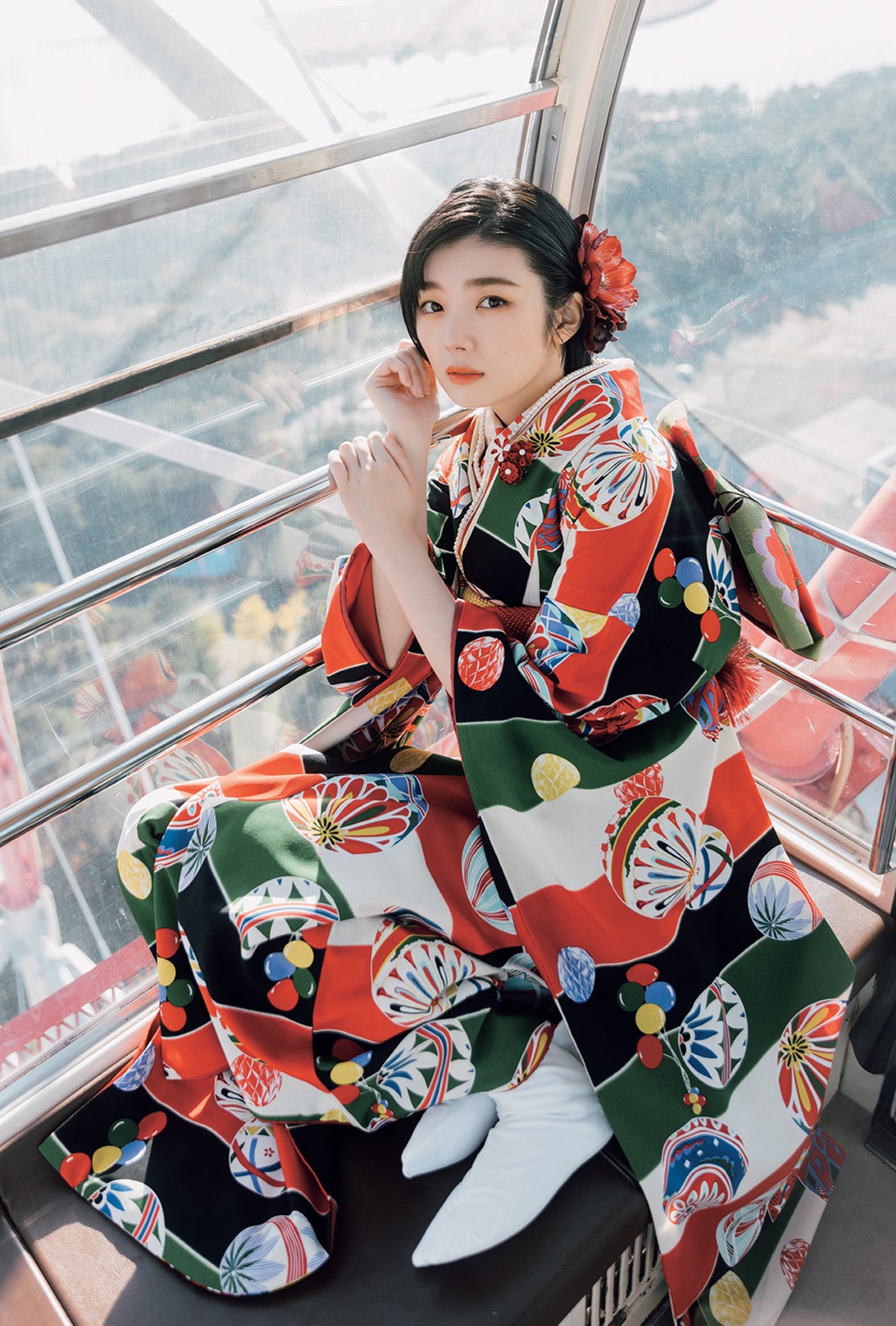 「20±SWEET[トゥエンティ・スウィート] 2022 JANUARY」ローソンエンタテインメント購入特典ポストカード／藤吉夏鈴（提供写真）