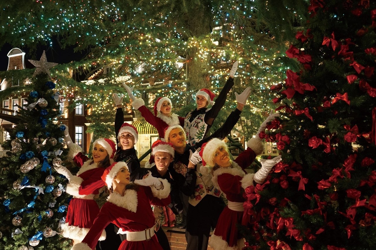 ダンサーによるステージショー／画像提供：ハウステンボス