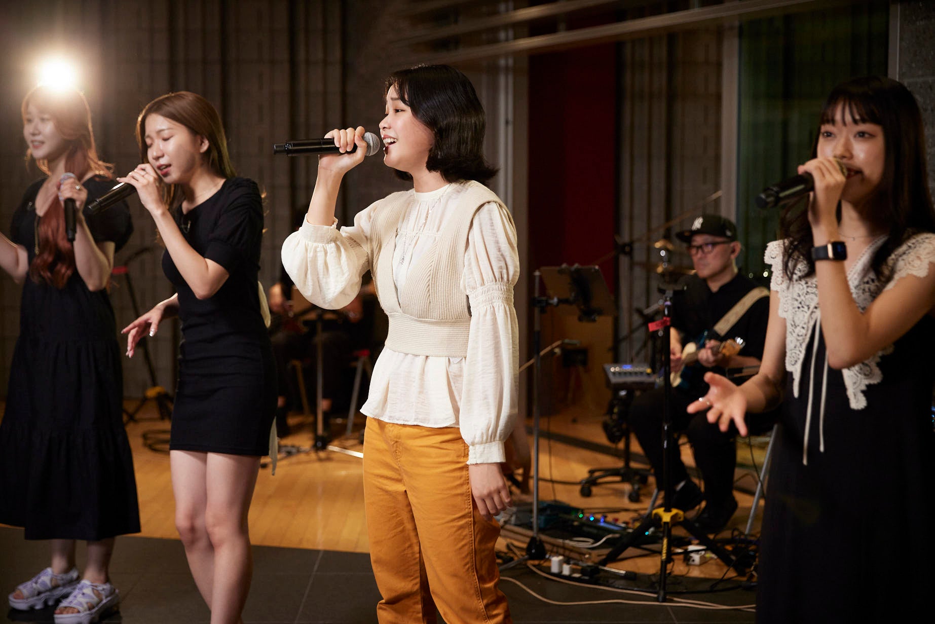 審査の様子（提供写真）