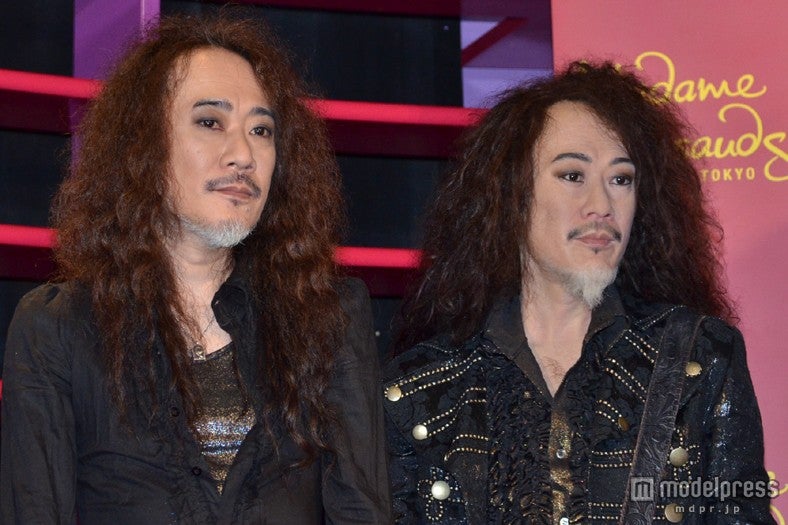 （左から）PATA、PATAの等身大フィギュア