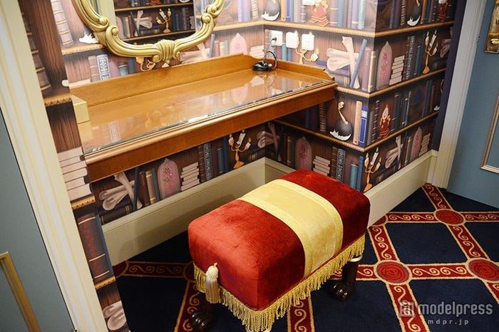 映画と同様のスツール