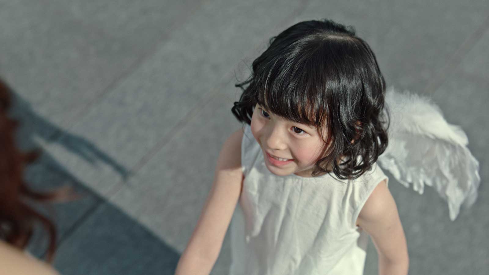 新CMより（提供写真）