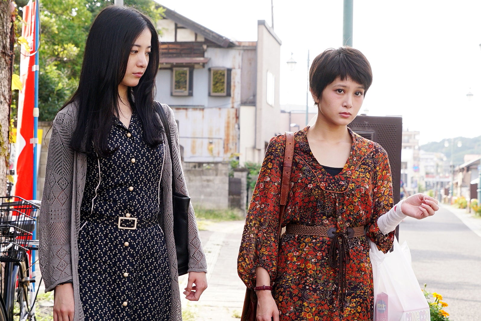 吉高由里子、佐津川愛美（C）沼田まほかる／双葉社　（C）2017「ユリゴコロ」製作委員会