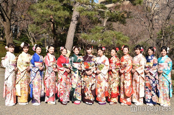 (左から)杉田亜弥さん、齋藤千尋さん、杉田友里さん、對馬桜花さん、松井まりさん、高尾美有さん、結城モエさん、岡田彩花さん、松井りなさん、エレナさん、廣木葵さん、池田芽以さん、吉田弥さん (C)モデルプレス