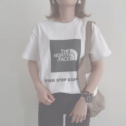 【THE NORTH FACE(ザ・ノース・フェイス)】のロゴをカジュアルに効かせて! スポーティなTシャツ&トートバッグコーデ8選♥