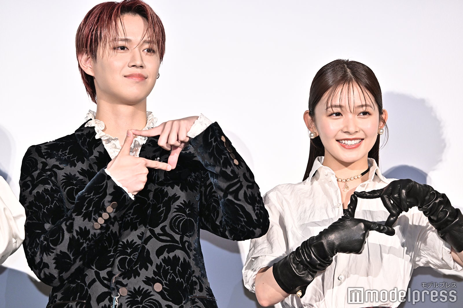 白岩瑠姫、久間田琳加（C）モデルプレス