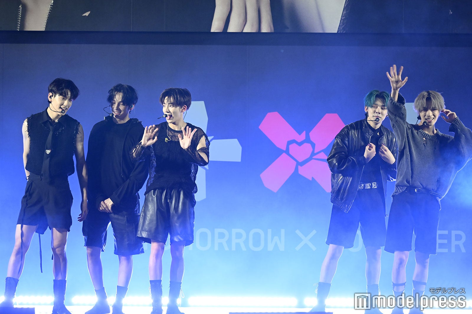 TOMORROW X TOGETHER（C）モデルプレス