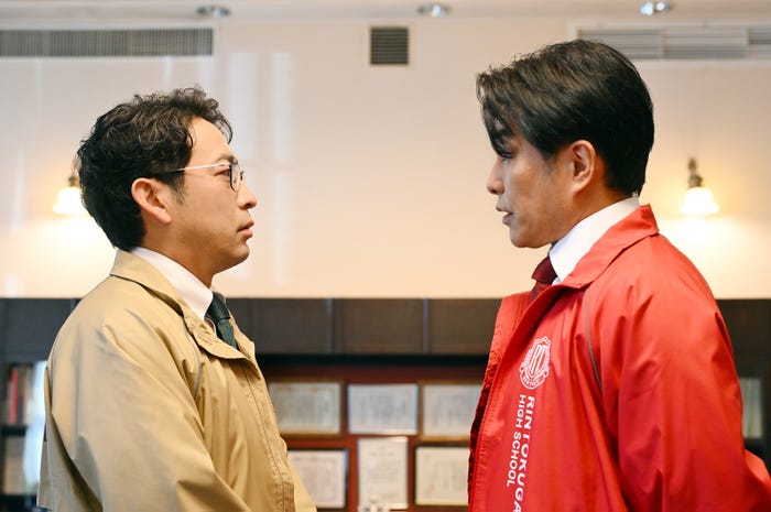 迫田孝也、北村一輝「御上先生」(C)TBS