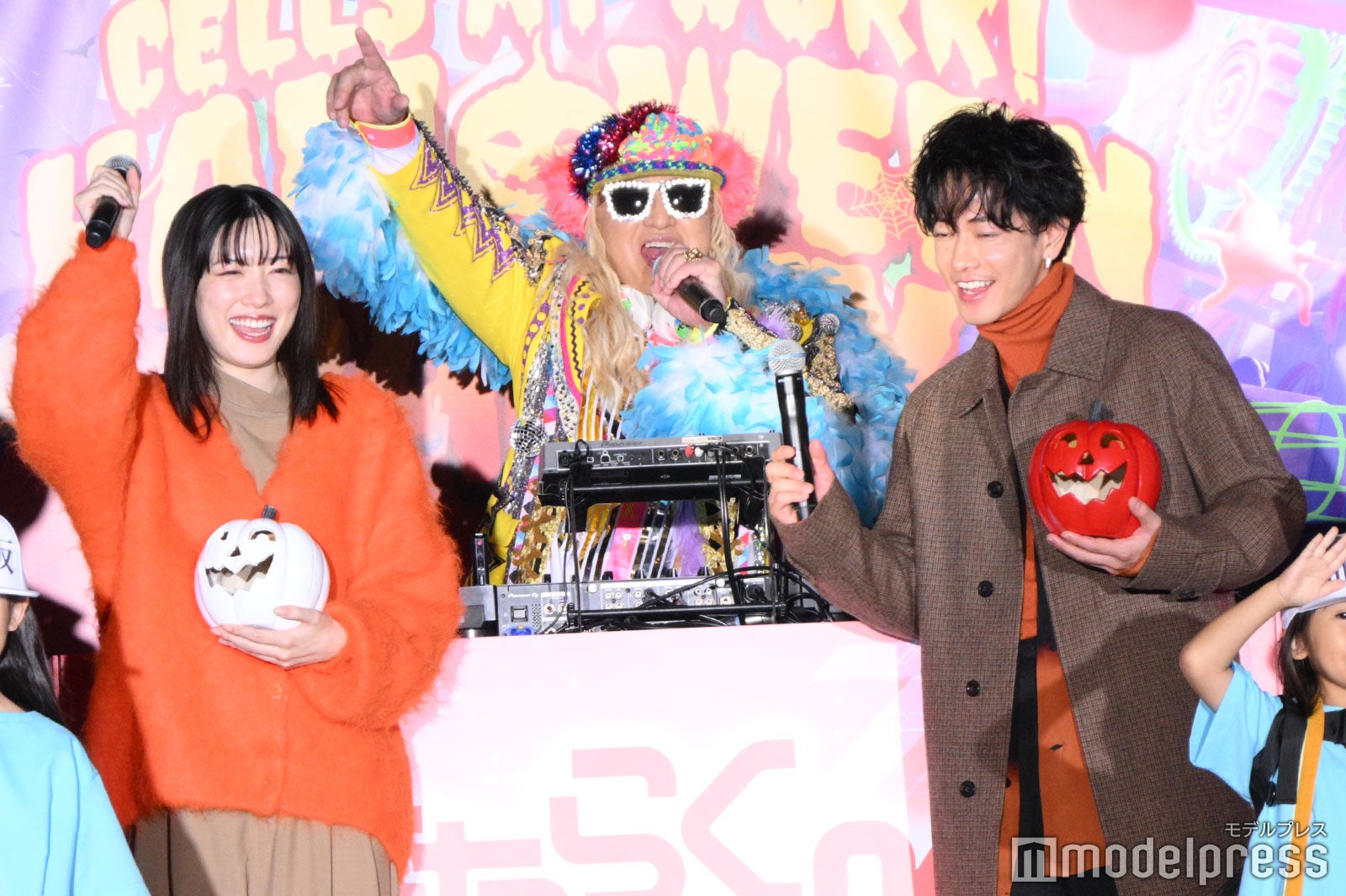 永野芽郁、DJ KOO、佐藤健（C）モデルプレス