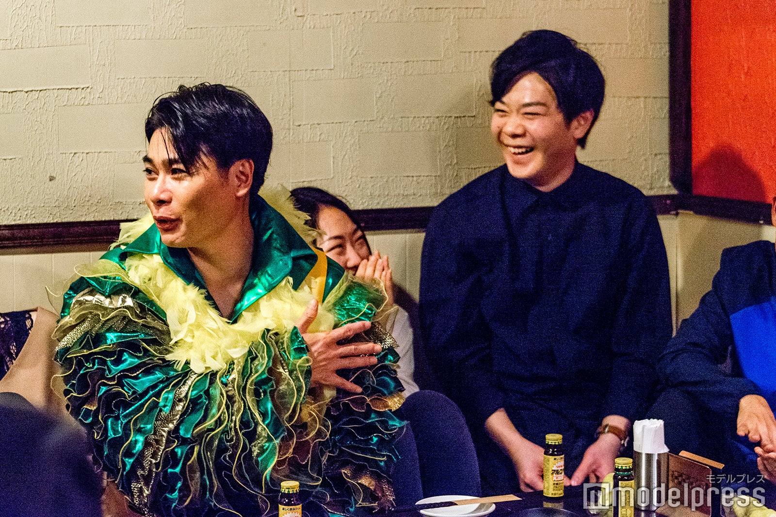 サプライズ登場に驚く当選者 （C）モデルプレス