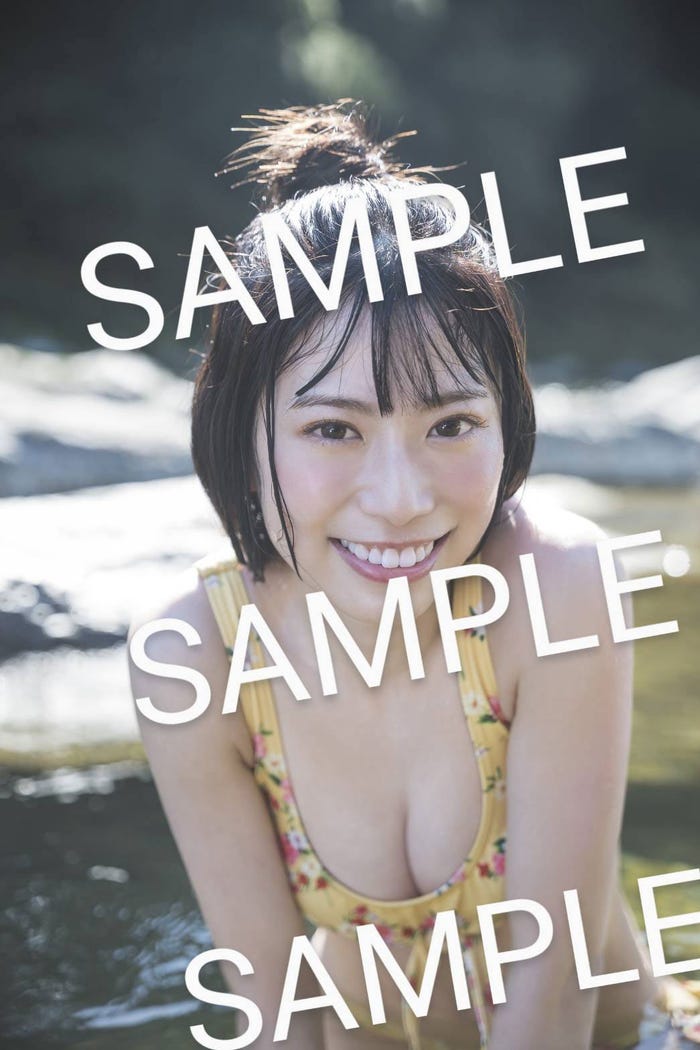 東村芽依/封入ポストカード(C)藤本和典/白夜書房