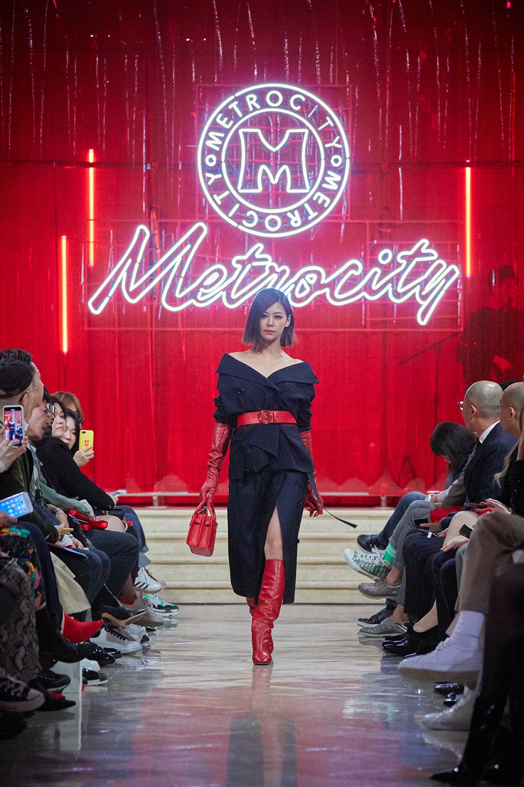 西内まりや 韓国で美貌披露 Metrocity ファッションショーで圧巻ランウェイ モデルプレス