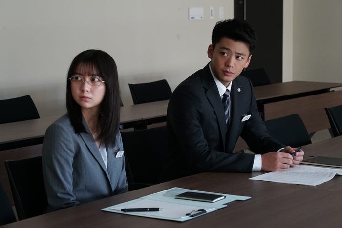 上白石萌歌、竹内涼真「アキラとあきら」場面写真(C)2022「アキラとあきら」製作委員会