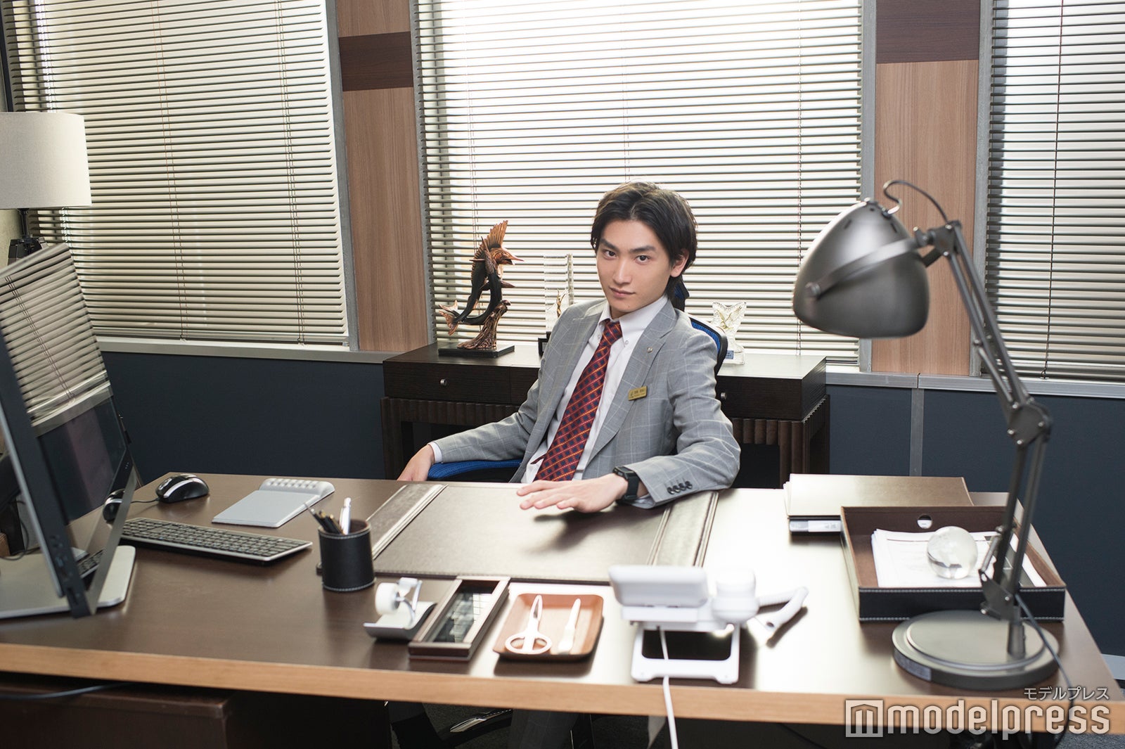 部長の椅子にも座っちゃいます