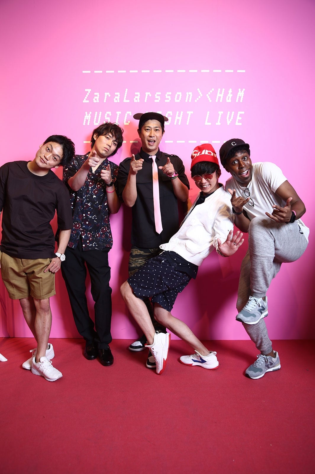 お笑い芸人たち （画像提供：H＆M）