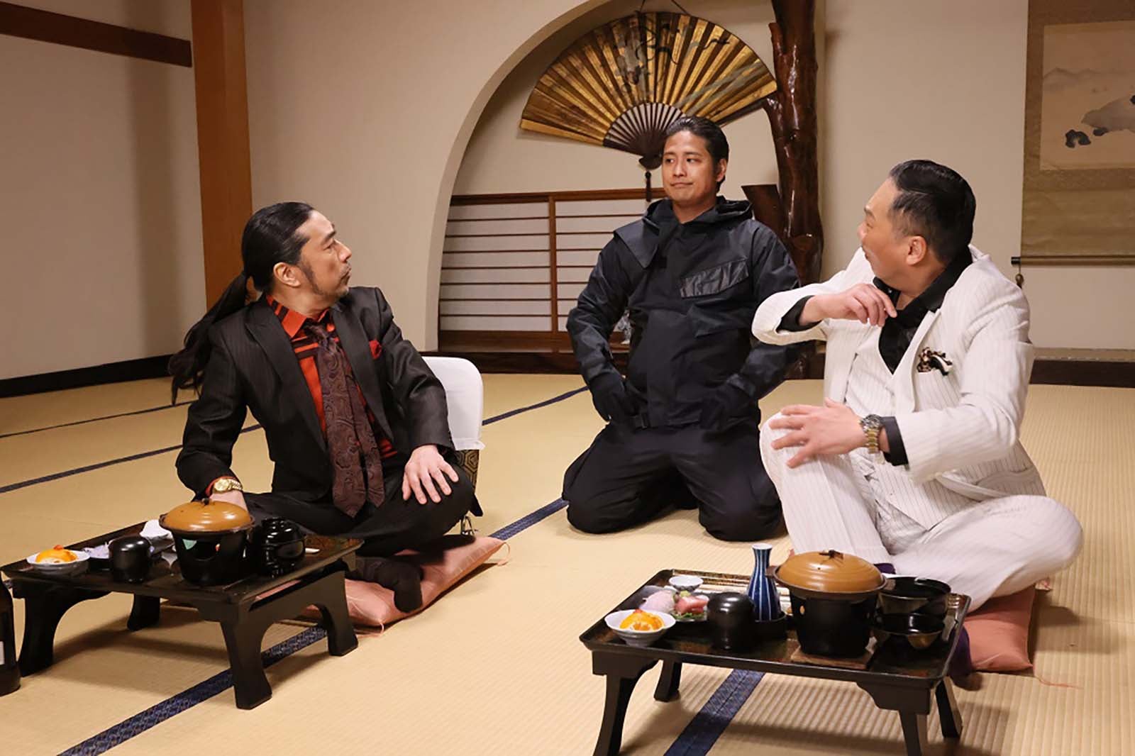 （C）2025「裏社員。-スパイやらせてもろてます‐」製作委員会