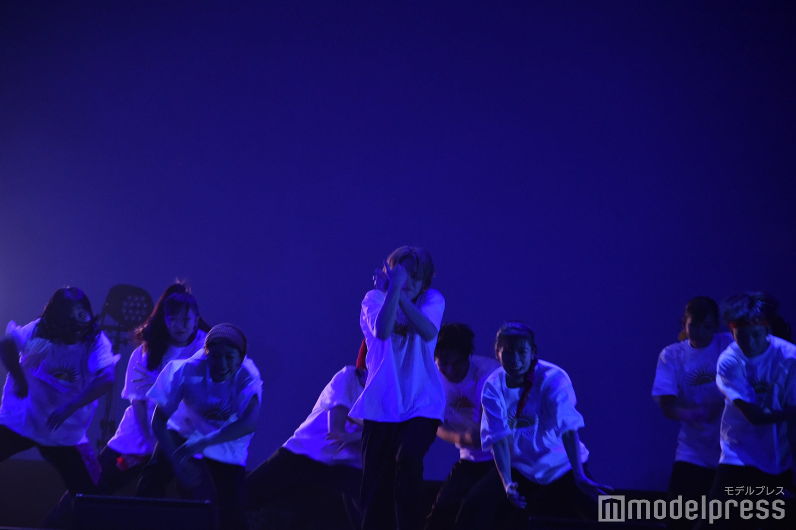 高校生とコラボレーションダンスを披露する山下幸輝（C）モデルプレス