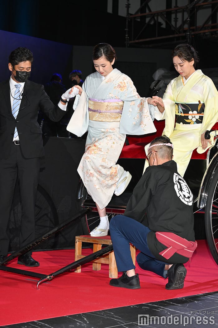 前田敦子、水川あさみ (C)モデルプレス