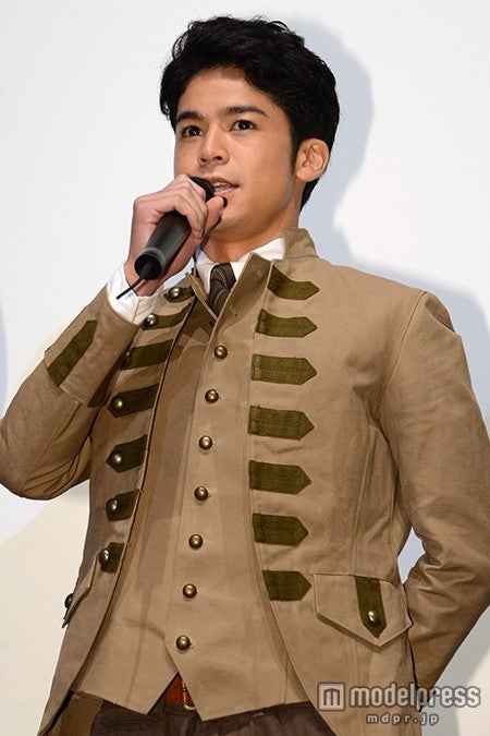 菅谷哲也「今日は破かないの？」 共演者からの暴露に赤面