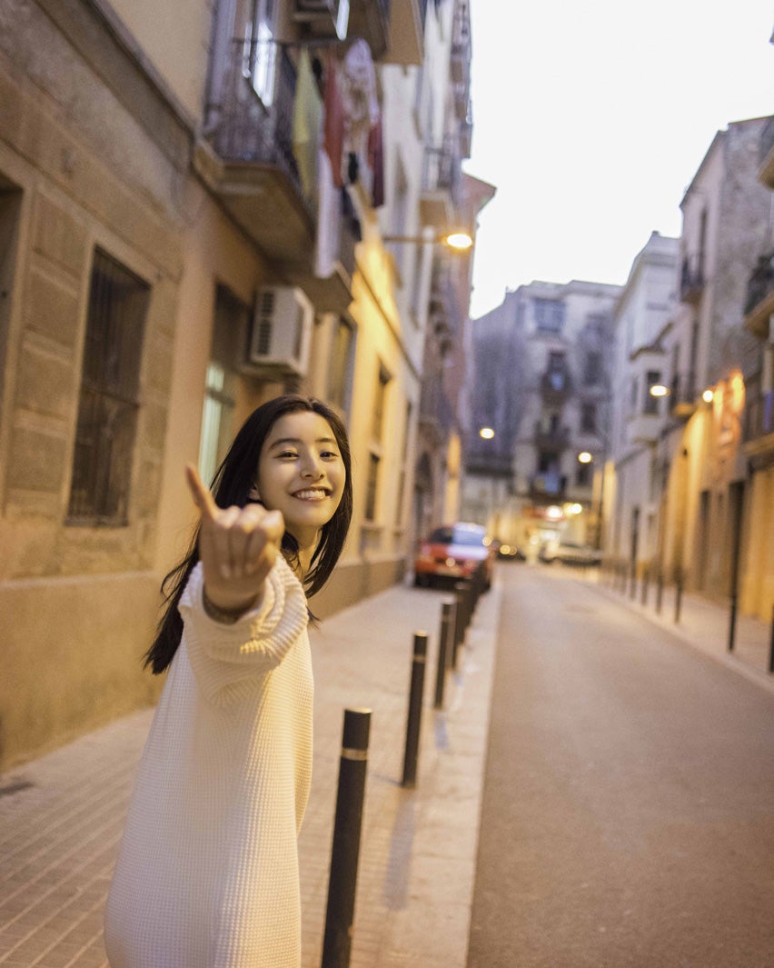 新木優子／写真集「ガールフレンド」より（提供写真）