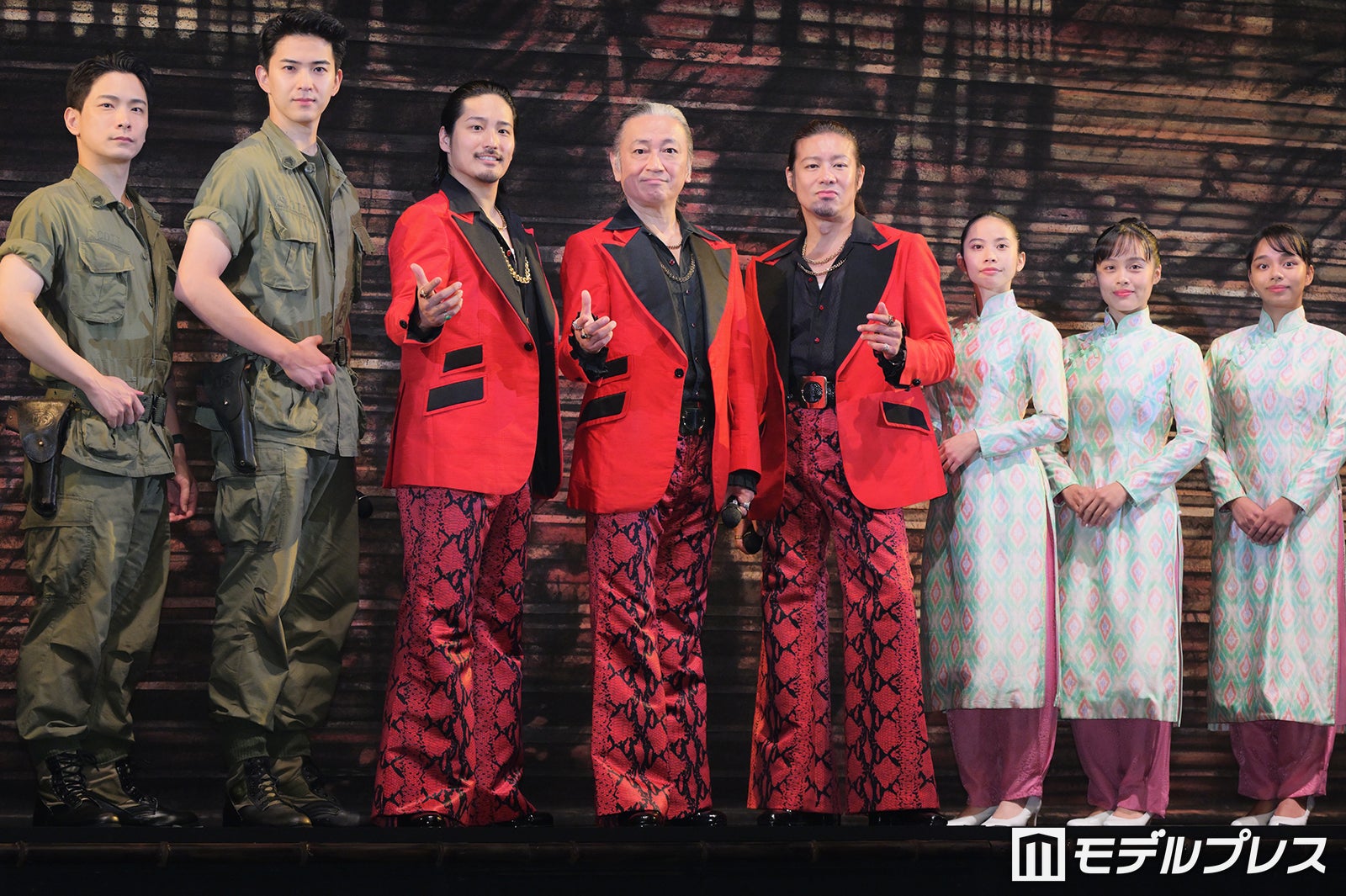 小林唯、甲斐翔真、桐山照史、東山義久、駒田一、屋比久知奈、清水美依紗、ルミーナ（C）モデルプレス