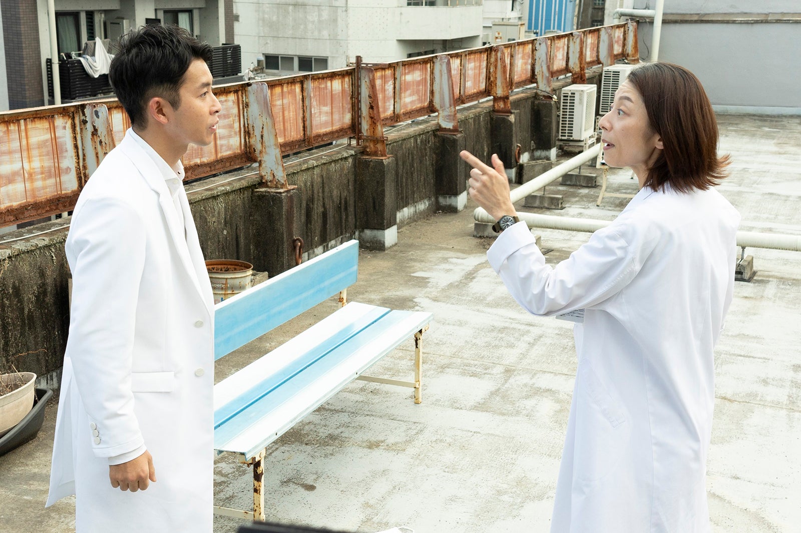 仲野太賀、小池栄子「新宿野戦病院」第10話より（C）フジテレビ