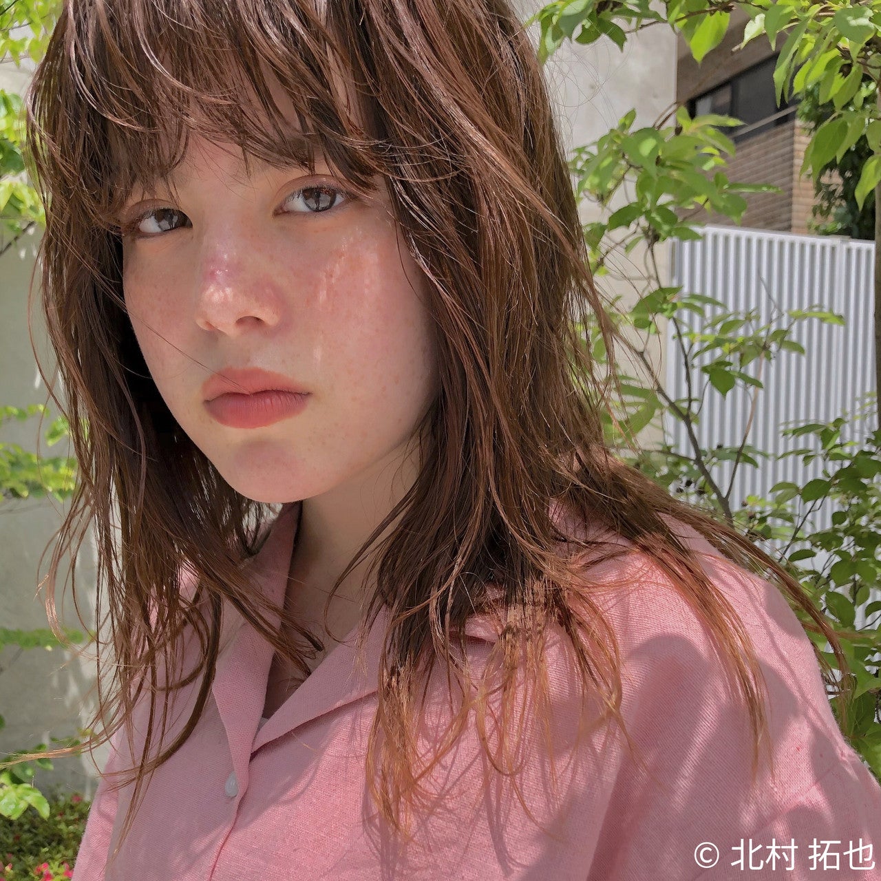 べたつきも味方に 夏にぴったりなウェットヘアのスタイリング方法 おすすめのスタイリング剤 モデルプレス べたつきも味方に 夏にぴったりなウェットヘアのスタイリング方法 おすすめのスタイリング剤 モデルプレス