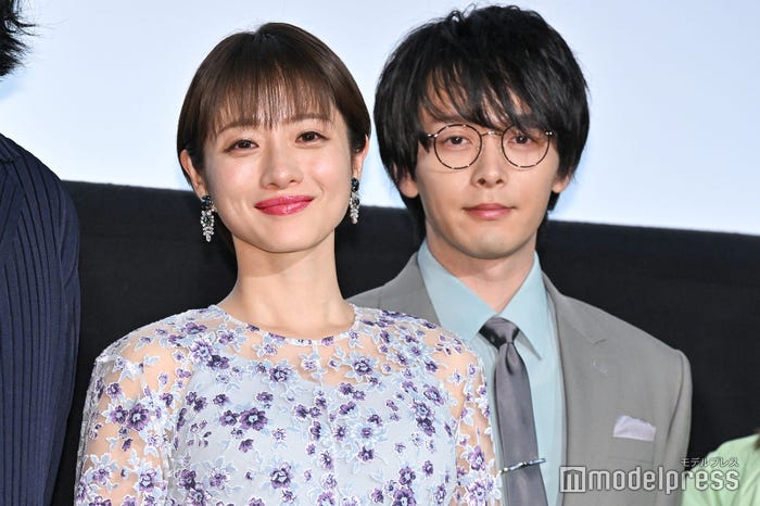 石原さとみ、中村倫也(C)モデルプレス