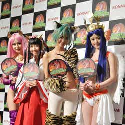 ミスマガジン2011(左から:衛藤美彩、綾乃美花、秋月三佳、朝倉由舞)