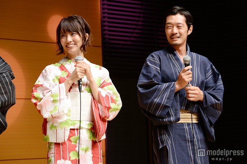 小島梨里杏、綾部真弥監督